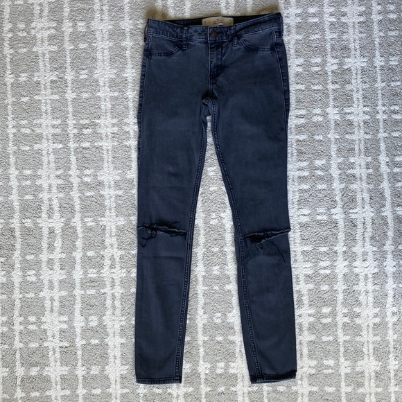 •Hollister• Distressed Skinny Jean Legging - Picture 2 of 15